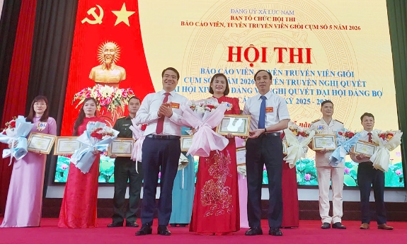Bắc Ninh: Thí sinh Vũ Thị Vân (Lục Nam) giành giải Nhất Hội thi báo cáo viên giỏi cụm số 5
